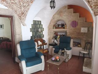 Casa a Aldea del Cano. Magnífica casa de pueblo con patio en aldea del cano
