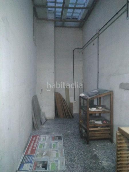 Foto b2fb4e3f-3269-4eb2-af12-d4f8e38c09a1. Alquiler local comercial local a 5 min de cánovas en Cáceres