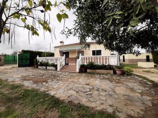 Casa en Casar de Cceres. Casa de campo en la virgen del prado