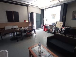 Geschäftsraum in Casco Antiguo. Gran local junto en plaza marrón en remodelación