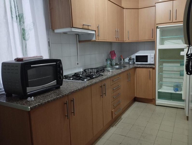 Foto df431e5f-a6a6-4d3c-9f9e-151c12228e17. Pis amb aparcament a Casco Antiguo Cáceres