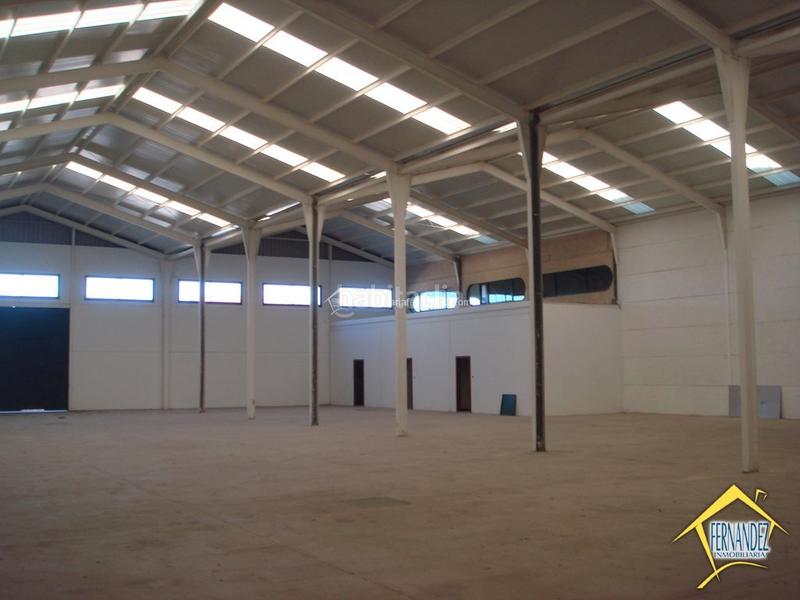 Foto e894d25f-92c9-4ff6-8324-2532f681c5f6. Nave industrial nave en el en Casar de Cáceres