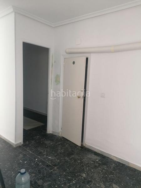 Foto 058c5c92-cd14-4ebf-bbc2-d610337f2874. Alquiler local comercial alquiler local en llopis en Cáceres