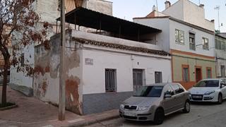 Casa a Nuevo Cáceres. Casa para reformar en llopis