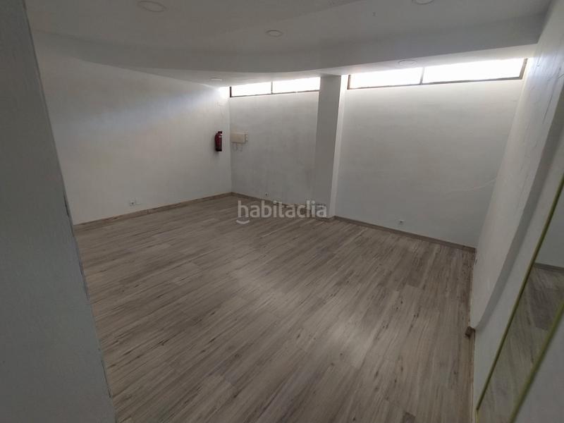 Foto cb15b25f-ded4-42b1-bb27-a833ca74b90a. Lloguer local comercial a Centro Cáceres