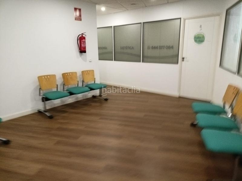 Foto f0b1dec1-81a1-43cc-8660-0551fe389230. Lloguer oficina a Centro Cáceres