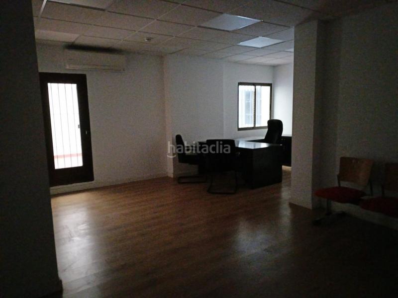Foto e8078627-e0b1-40f8-8a4b-f1b6f2482568. Miete büro in Centro Cáceres