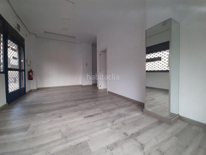 Foto 5d2ba35c-2c77-47ab-aeb2-033f08d4d736. Location local commercial dans Casco Antiguo Cáceres