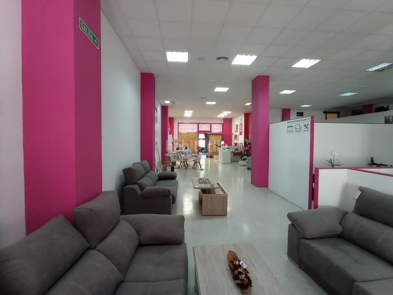 Foto 6c49ebee-1a20-45cc-b38c-eafb64d48389. Alquiler local comercial espectacular local en pleno Centro en Cáceres