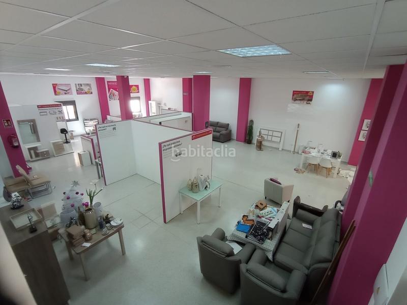 Foto 6b6b87ba-781e-48f2-b3fe-54ccf4a8f210. Rent business premise in Centro Cáceres