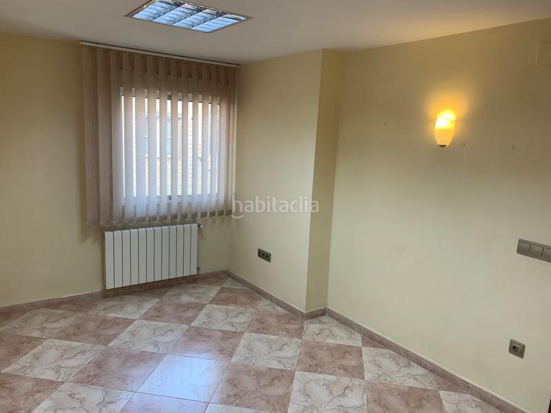 Foto 2e3bdcd3-7d63-4b8e-8e0b-9e00e2d56499. Rent office space in Centro Cáceres