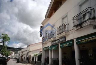 Edifici a Serradilla. Hotel