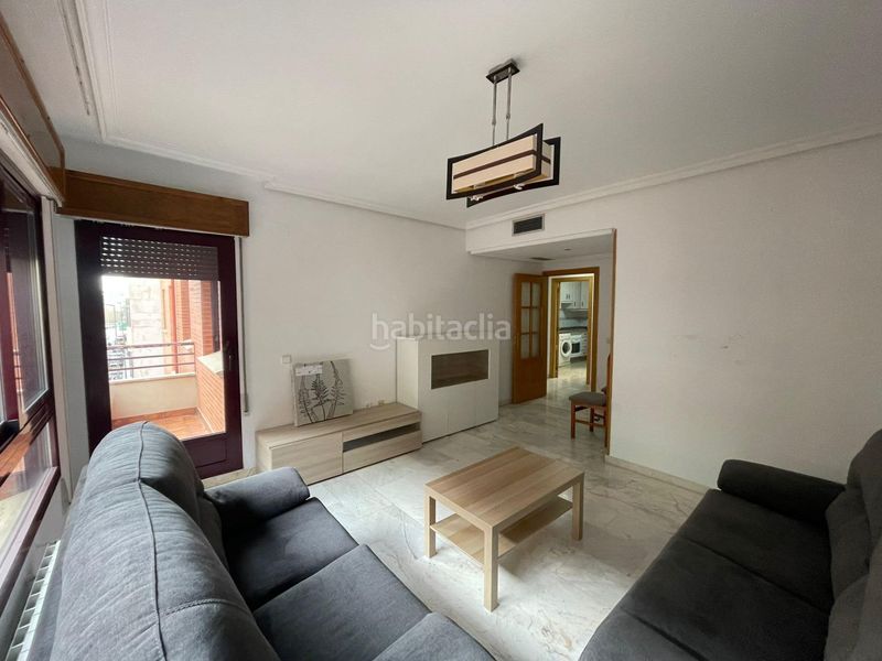 Foto d1f130a2-2f08-49bb-bb19-863def1c4d45. Rent flat with heating in Centro Cáceres