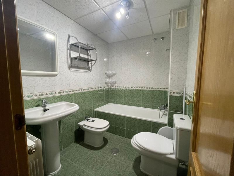 Foto ed5a2a93-bf78-4877-af04-ded6aa6bbe1f. Rent flat with heating in Centro Cáceres
