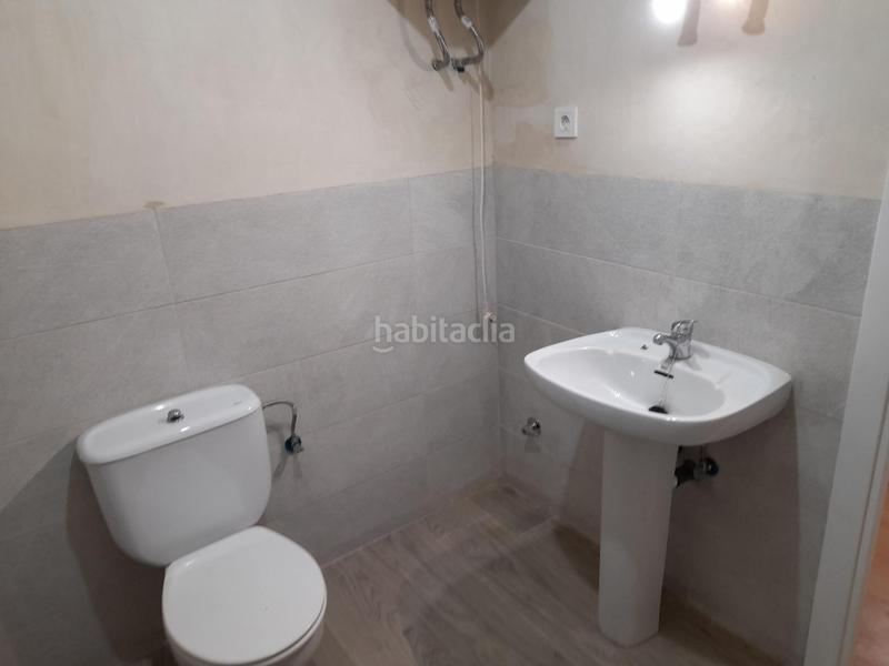 Foto b5299287-63eb-48c3-849d-237c829b477c. Lloguer local comercial a Centro Cáceres