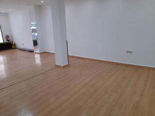 Lloguer Local Comercial a Centro. En pleno centro !!!