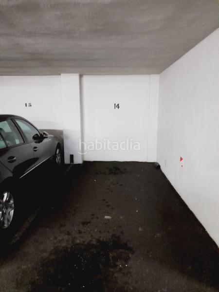 Foto d4bdd61d-3d7f-4aa9-9038-5355d4fd3c41. Parking coche plaza de garaje en zona colón en Centro Cáceres