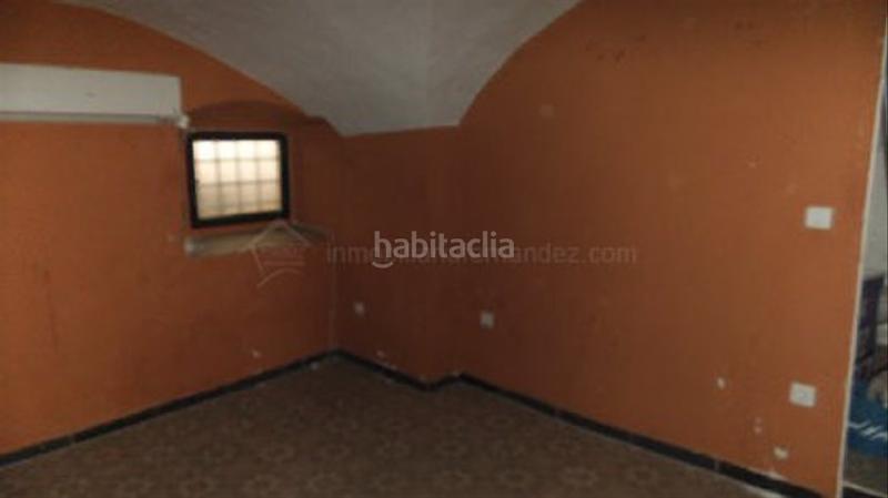 Foto 0a0e2782-eb7d-46d5-a1ee-aeac43fb335f. Alquiler local comercial situación emblemática !!! en Cáceres