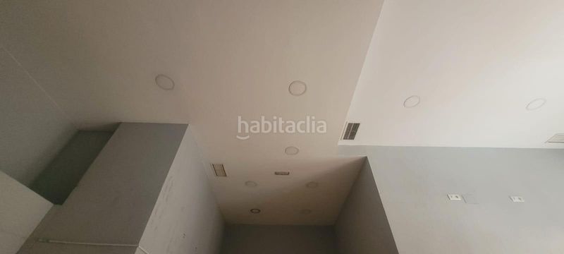 Foto d2807116-3de4-4094-ac48-523bc7af54a1. Local comercial a Centro Cáceres