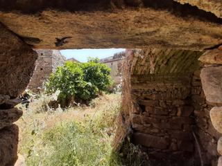 Maison à Valdefuentes. Gran casa con patio y pozo en valdefuentes