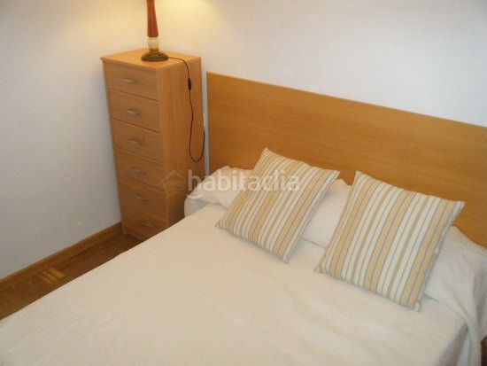 Foto 9ab91a2e-59c0-466a-bd59-dd78128b2aae. Alquiler apartamento estudioloft en cánovas en Casco Antiguo Cáceres