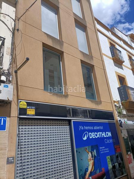 Foto 44801906-0f87-4614-a51a-6d50bbd33b51. Alquiler local comercial gran local comercial en calle pintores en Cáceres