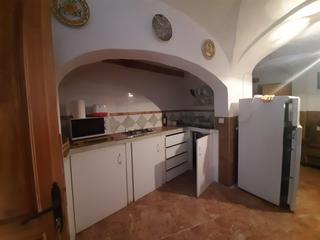 Casa a Aldea del Cano. Casa esquinera en el centro de aldea del cano