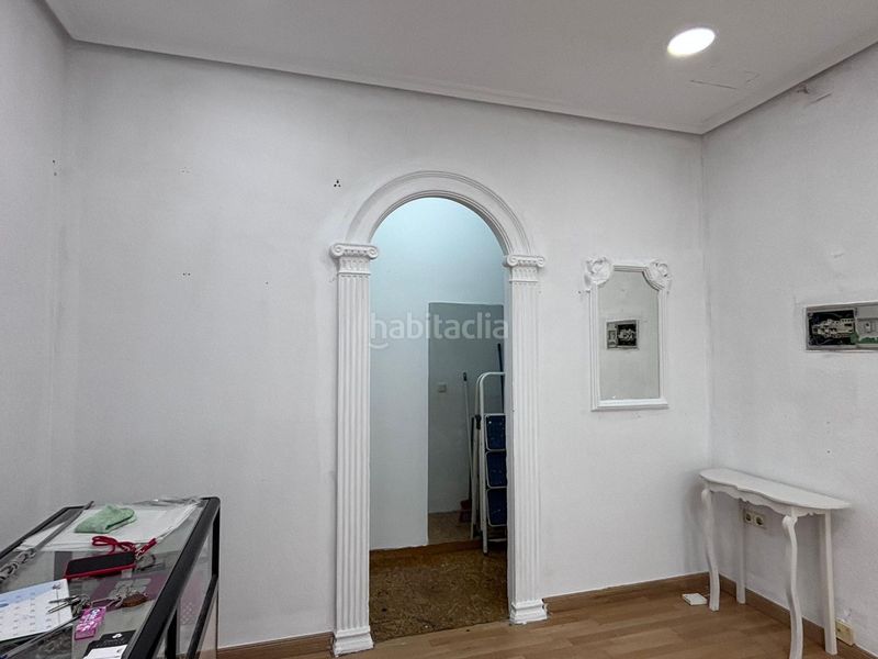 Foto d6fa2079-a119-4670-ad2c-06b8d38f9a18. Local comercial a Centro Cáceres