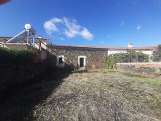 Casa en Herreruela. Casa para reformar en una parcela de 500 metro en herreruela.