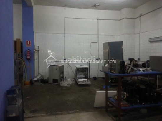 Foto b9838b75-a17e-4d38-b0e9-5bfbb95245a6. Local comercial a Ruta de la Plata Cáceres