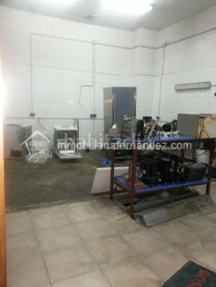 Foto e716d38d-6b6e-42e8-91f1-13e38df037ed. Local comercial a Ruta de la Plata Cáceres