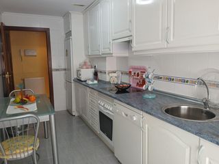 Miete Etagenwohnung in Nuevo Cáceres. Alquiler piso en el nuevo cáceres