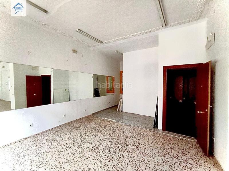 Foto dad63ad2-c9e3-4662-a4d9-aa6a82cacec4. Alquiler local comercial increible local comercial perfecto como estudio o oficinas en Cáceres