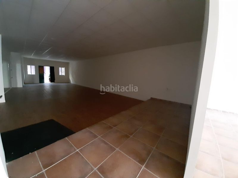 Foto a83a7dfc-9117-47a0-b1be-fb6f01e924ff. Local comercial a Malpartida de Cáceres