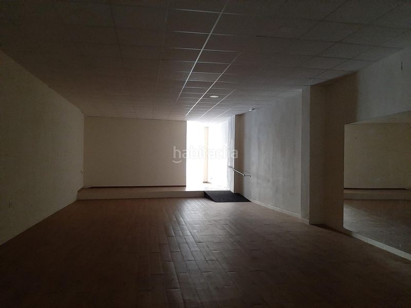 Foto cc1b6650-32ef-440d-9695-2f3ef23ce5ca. Local comercial a Malpartida de Cáceres