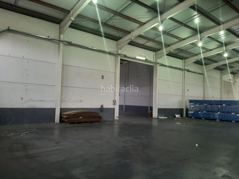 Foto ec058079-4d69-4ece-90e5-abde07dc4ce4. Fabrikhalle in Malpartida de Cáceres