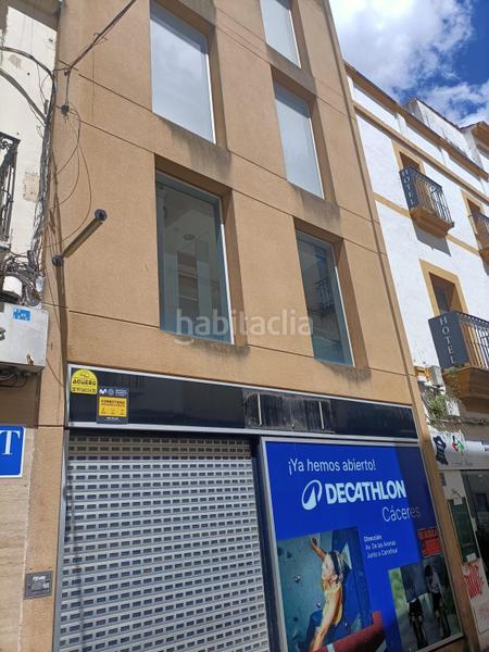 Foto d896626f-2ed2-46b8-8343-43ce9e257603. Edificio oportunidad exclusiva local cerca de la plaza mayor en Cáceres