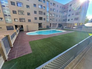 Pis a Nuevo Cáceres. Espectacular piso en casa plata con piscina