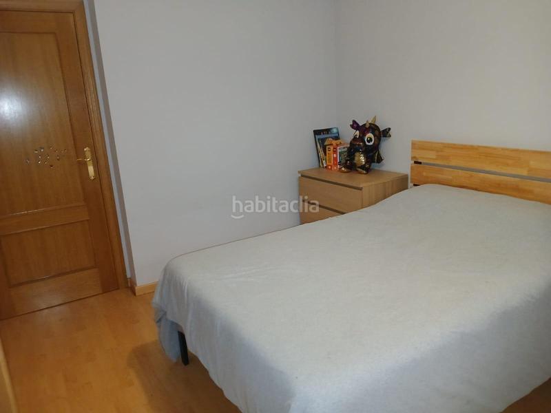 Foto dd92f6e2-6402-4063-ad41-c3e5637709fa. Piso gran piso con patio en Montesol - Mejostilla Cáceres