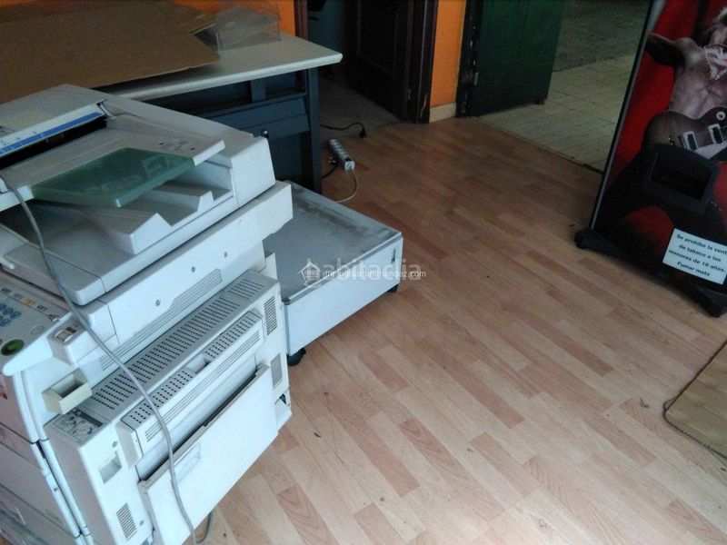 Foto f8db333d-6b17-4a1c-9530-2314840b2a4b. Local comercial en Centro Cáceres