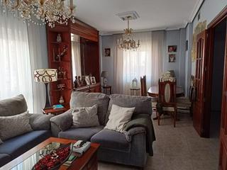 Maison jumelée à Centro. Adosado en fratres!!!