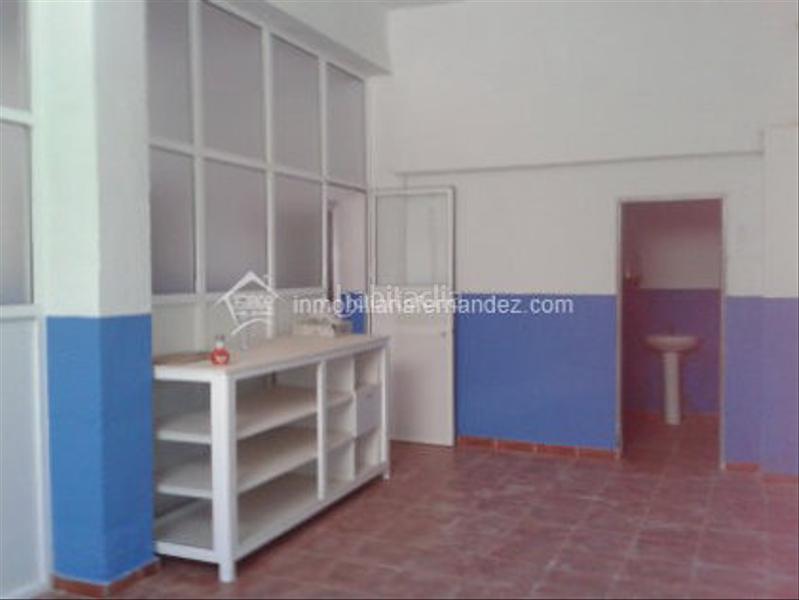 Foto 1093762f-ad2c-4d0b-b7b4-6910cd82afc9. Location local commercial dans Centro Cáceres