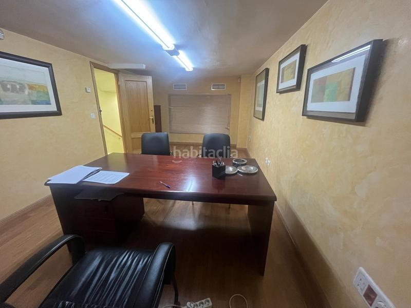 Foto 6d71e4a2-f5fe-4db4-a359-377764232405. Alquiler local comercial gran oportunidad! local comercial en alquiler en el centro en Cáceres