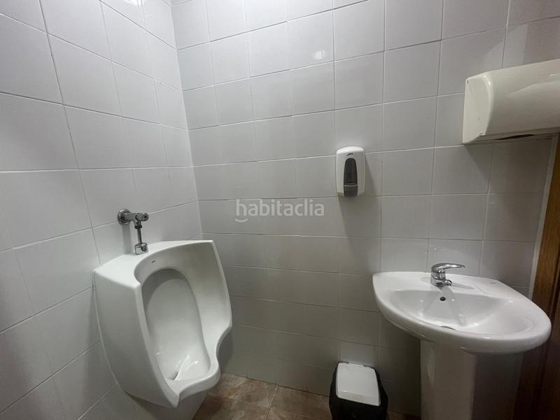 Foto c3b7ba6f-0c92-4505-ac55-21f6e39dd4af. Alquiler local comercial gran oportunidad! local comercial en alquiler en el centro en Cáceres