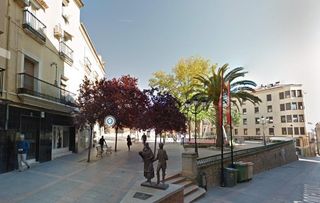 Pis a Casco Antiguo. Piso enorme en la plaza de la concepción