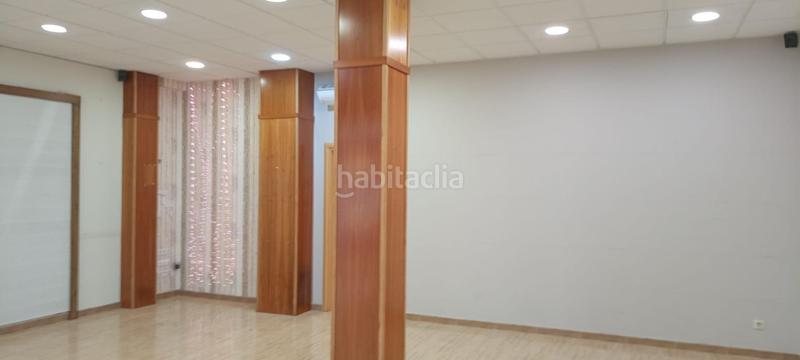 Foto 15f45b9a-b433-46d6-b47a-d28b4c73130e. Lloguer local comercial a Centro Cáceres