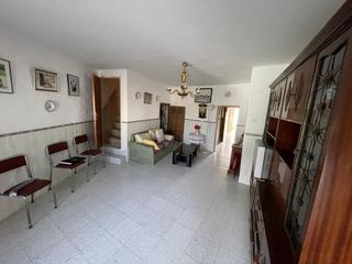 Maison à Hinojal. Casa con patio en hinojal