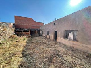 Planta baixa a Nuevo Cáceres. Nave con posibilidad de hacer vivienda con patio de 260 metros