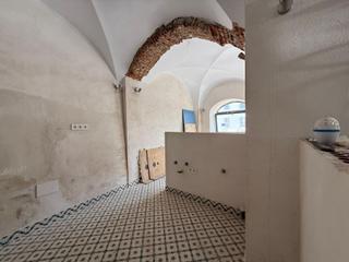 Alquiler Local Comercial en Casco Antiguo. Oportunidad única en plena plaza mayor!