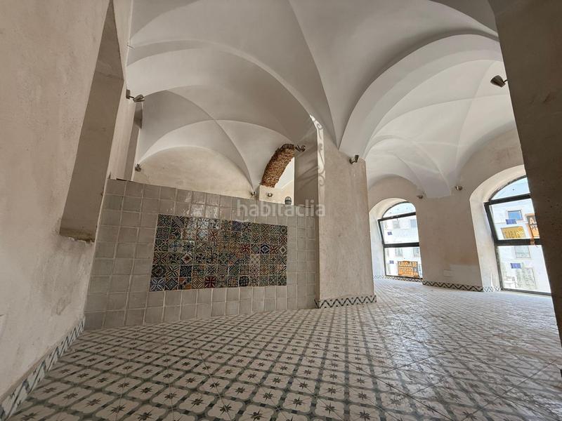 Foto b60506c8-550a-448e-b6c8-3fc0890d7b00. Miete geschäftsraum in Casco Antiguo Cáceres